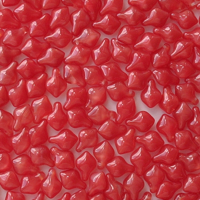 11mm Milky Red Spade Beads [15]